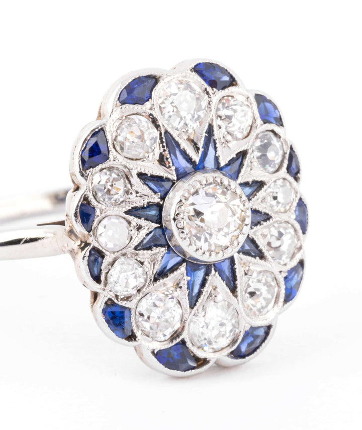 Caillou Paris - Bague ancienne diamant Calliste gros plan