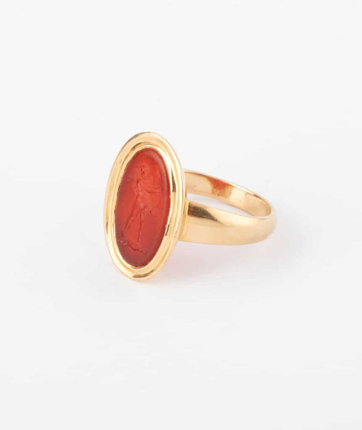 Caillou Paris - Bague ancienne intaille sur Cornaline Raj profil gauche