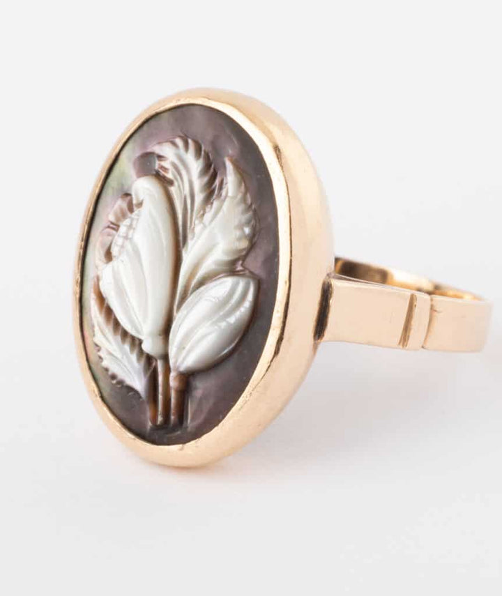 Caillou Paris - Bague ancienne nacre Malar gros plan 2