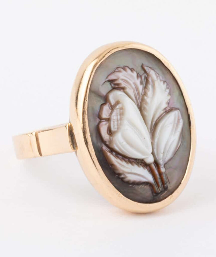 Caillou Paris - Bague ancienne nacre Malar gros plan