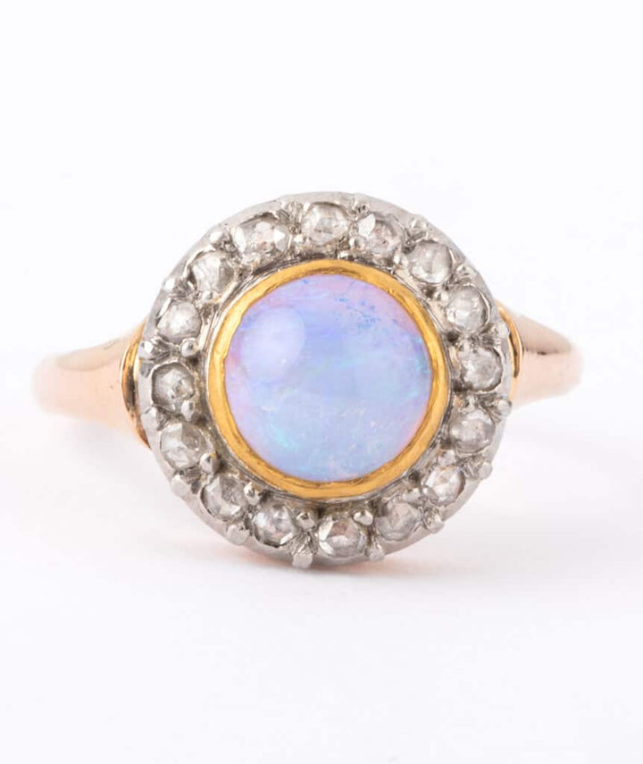 Caillou Paris - Bague ancienne opale Meriwa gros plan