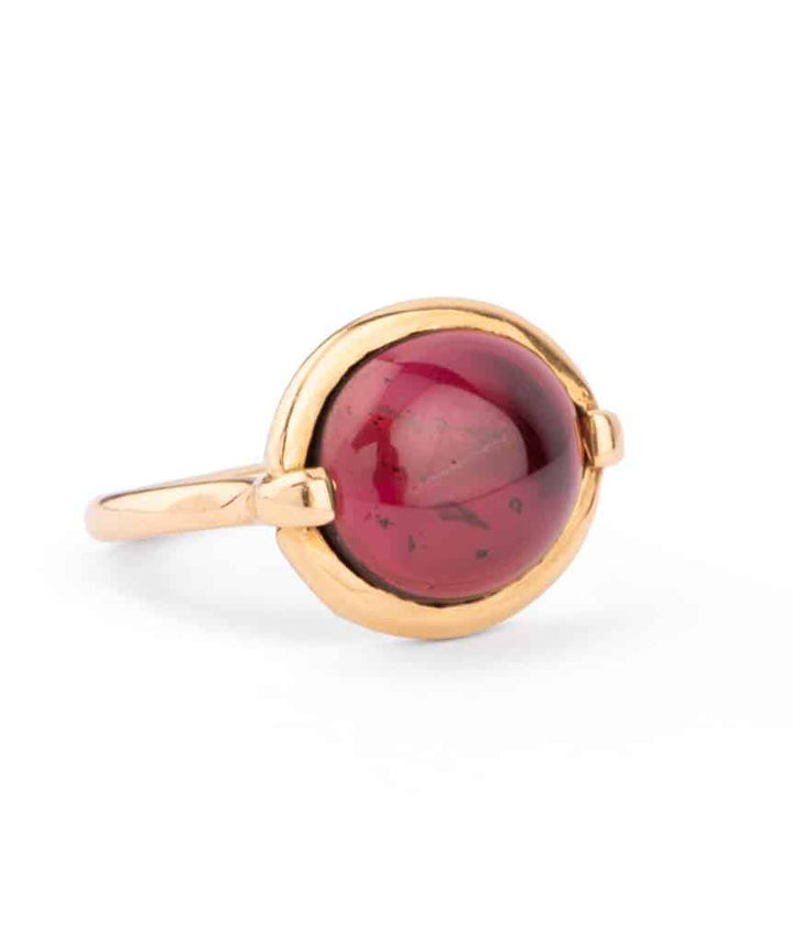 Caillou Paris Bague Ancienne Or Et Grenat Joya Gros Plan 1