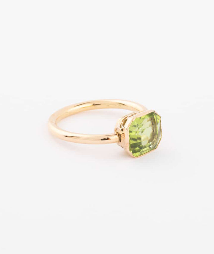 Caillou Paris Bague Ancienne Peridot Oili Droite