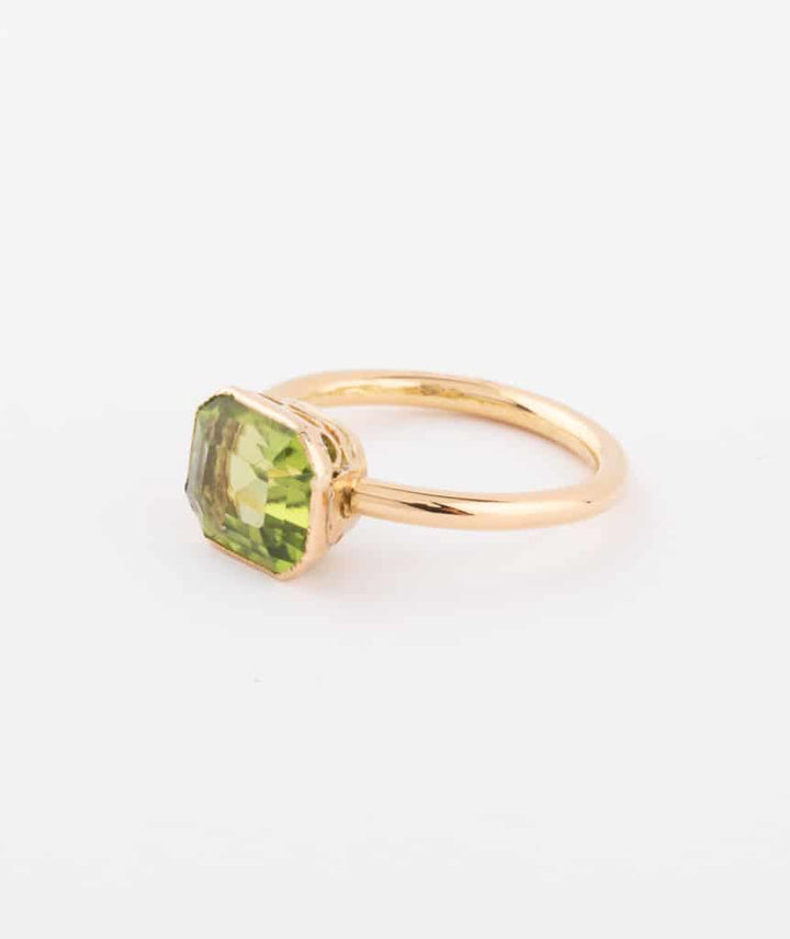 Caillou Paris Bague Ancienne Peridot Oili Gauche
