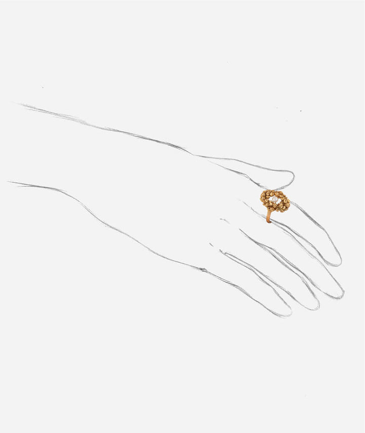 Caillou Paris - Bague ancienne perle Gaia porter