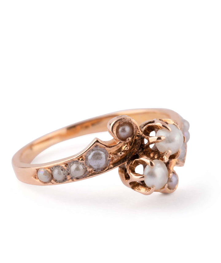 Caillou Paris Bague Ancienne Perles Lella Gros Plan