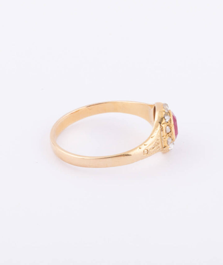 Caillou Paris Bague Ancienne Rubis Et Diamants Pasi Profil