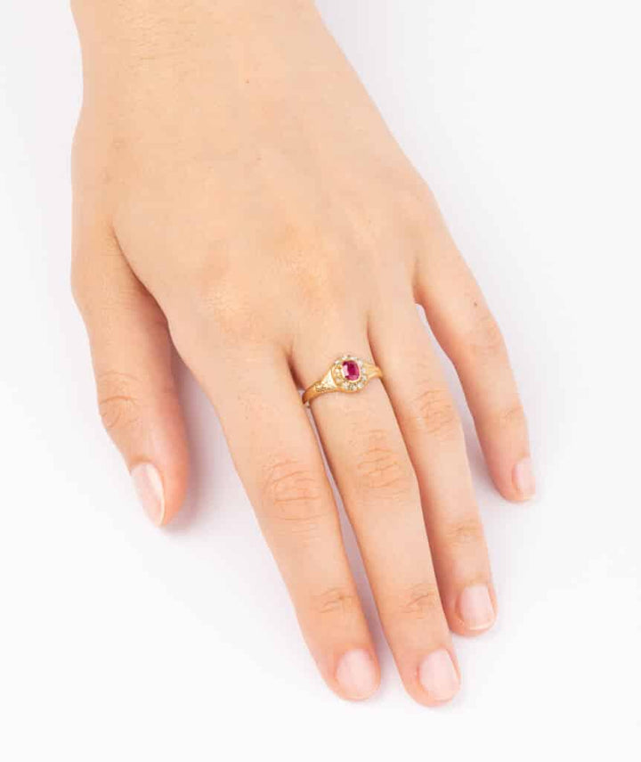 Caillou Paris Bague Ancienne Rubis Et Diamants Pasi Porter