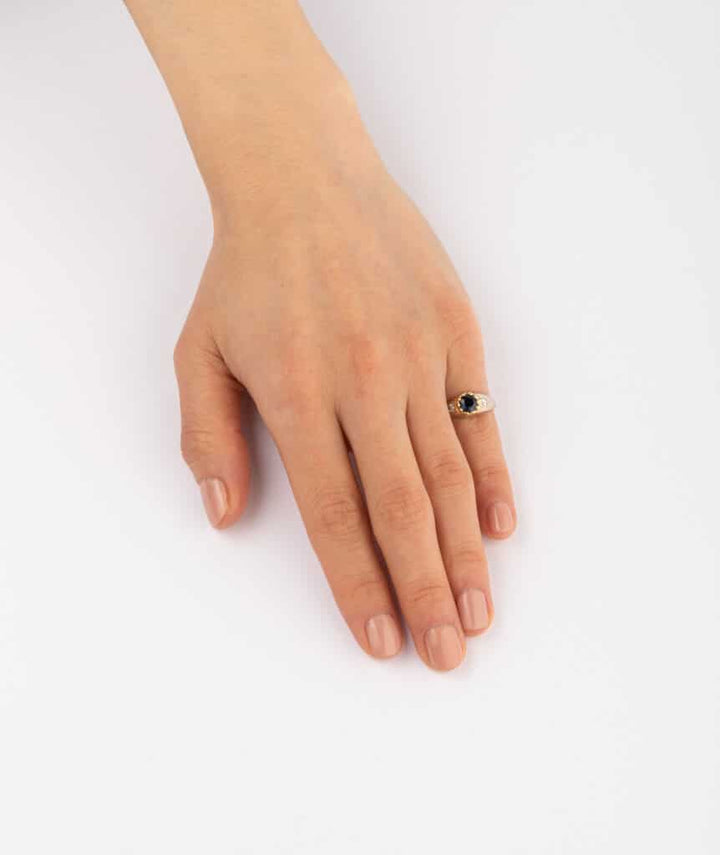 Caillou Paris Bague Ancienne Saphir %22kari%22 Porte