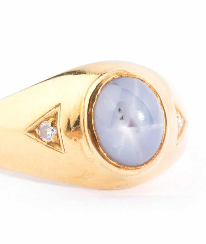 Caillou Paris - Bague ancienne saphir Asdrig gros plan