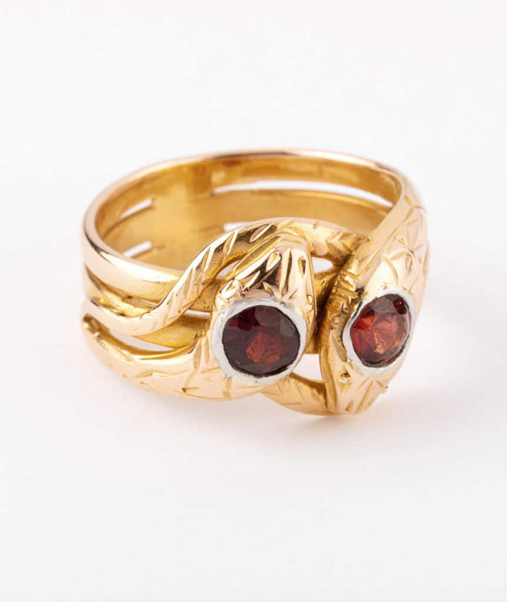 Caillou Paris - Bague ancienne serpent Sian gros plan