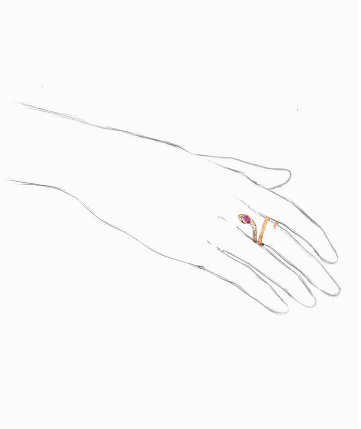 Caillou Paris - Bague ancienne serpent rubis Kalina porter