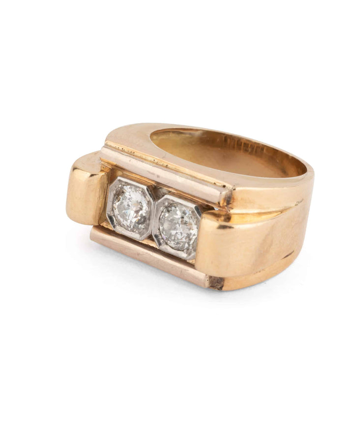 Caillou Paris Bague Chevaliere Tank Aitu Gros Plan