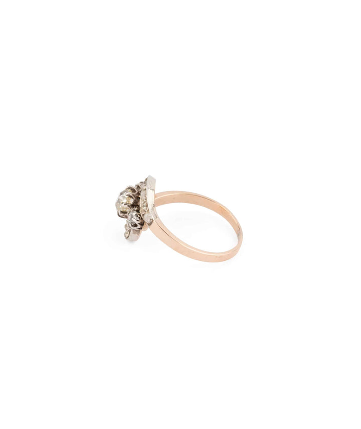 Caillou Paris Bague De Fiancailles Ancienne Diamants Bala Profil Gauche