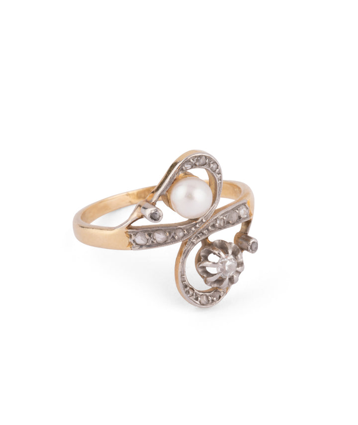 Caillou Paris Bague De Fiancailles Ancienne Perle Et Diamant Thecla Droite