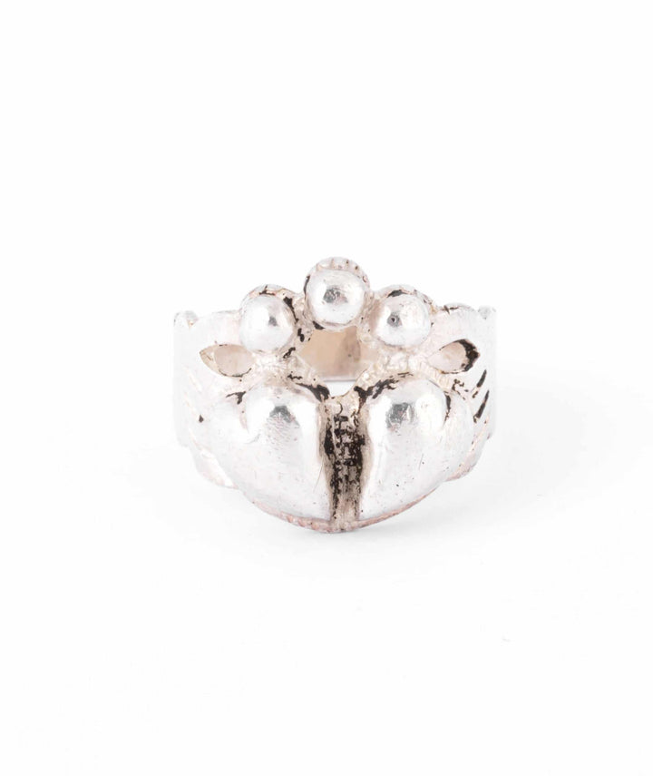 Bague de fois ancienne Morgann gros plan