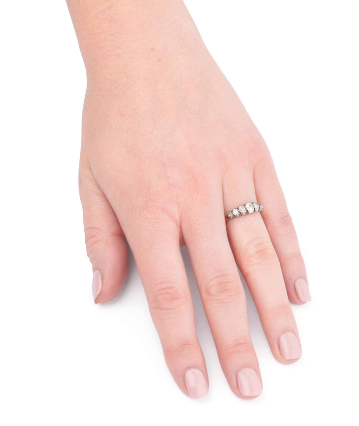 Caillou Paris Bague Jarretiere Ancienne Diamants Kalyca Portee