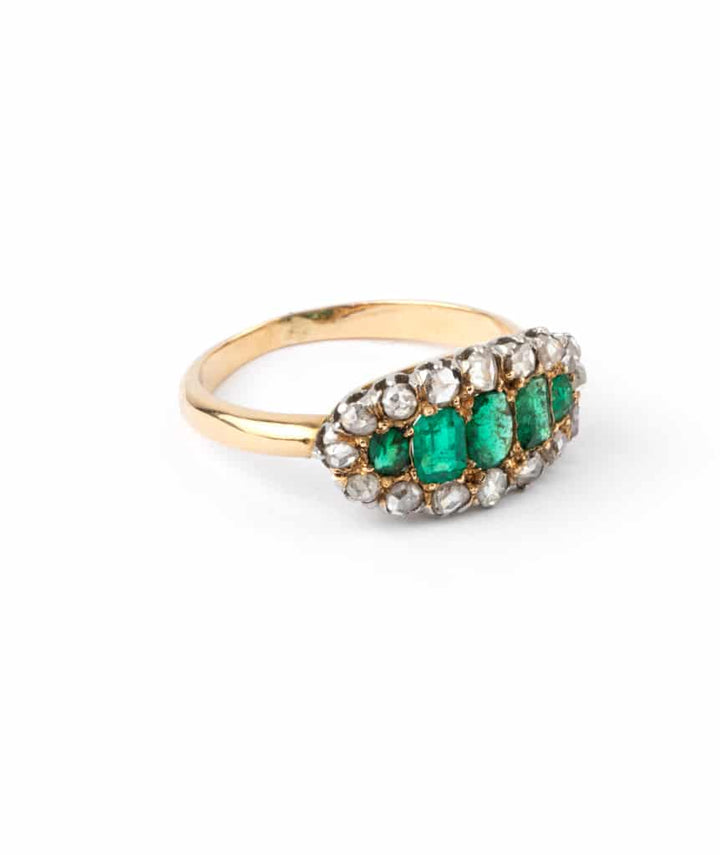 Bague jarretière ancienne émeraudes Hildevert droite