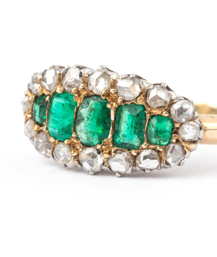 Bague jarretière ancienne émeraudes Hildevert gros plan