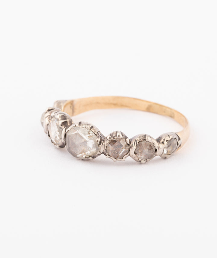 Caillou Paris Bague Jarretiere Ancienne Or %22amato%22 Gros Plan 2