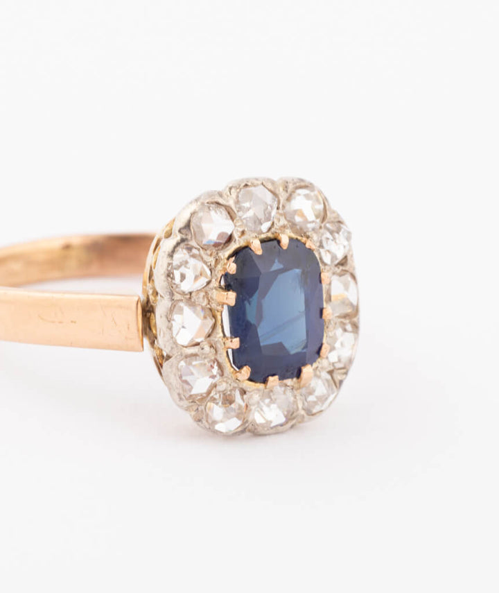 Caillou Paris Bague Marguerite Ancienne Saphir %22arka%22 Gros Plan 2