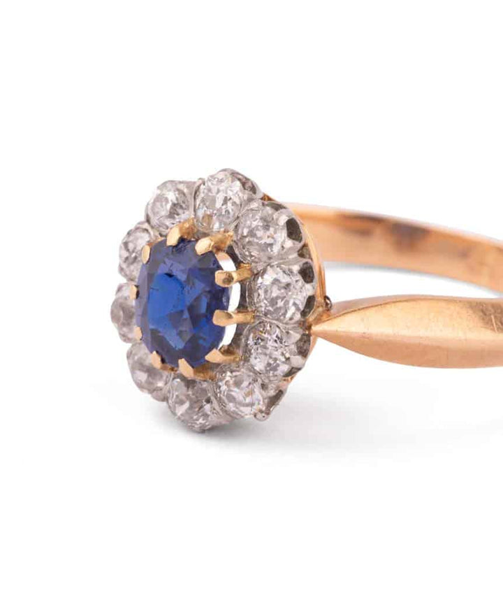 Caillou Paris Bague Marguerite Ancienne Saphir Et Diamants Henda Gros Plan 2
