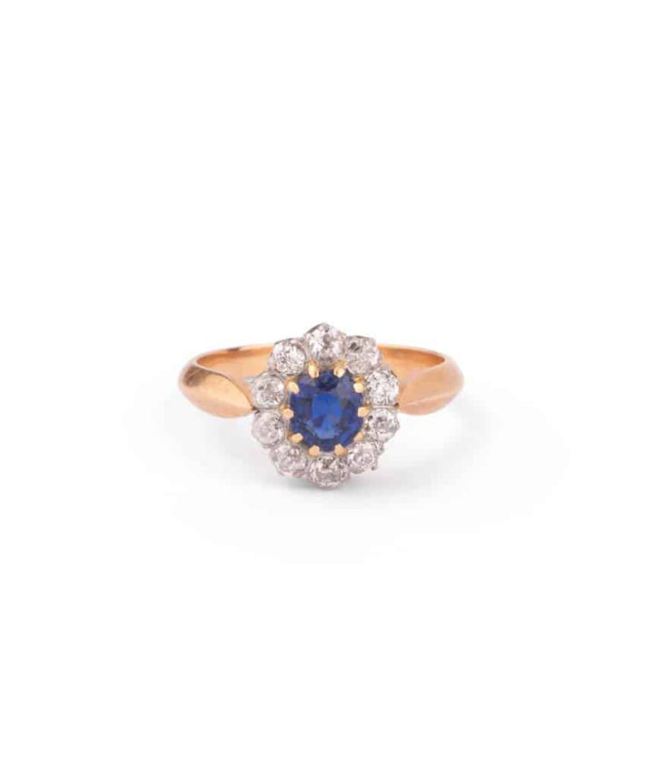 Caillou Paris Bague Marguerite Ancienne Saphir Et Diamants Henda Gros Plan
