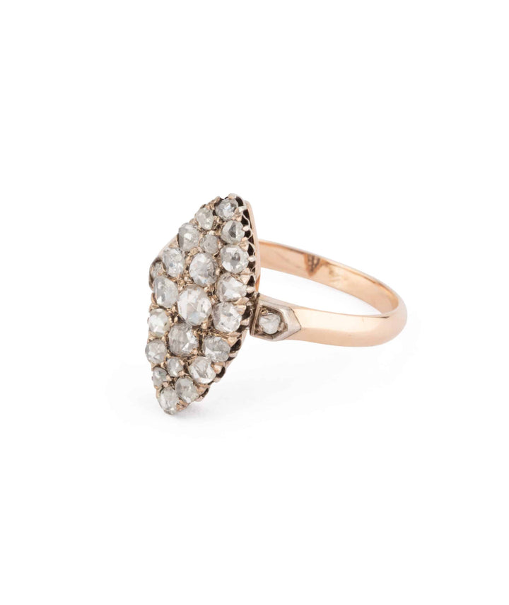 Caillou Paris Bague Marquise Ancienne Danila Gros Plan