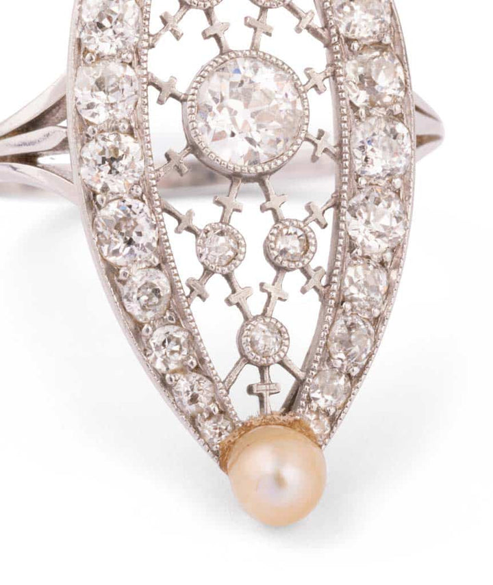 Caillou Paris Bague Marquise Ancienne Diamants Et Perles Tilda Gros Plan Bas