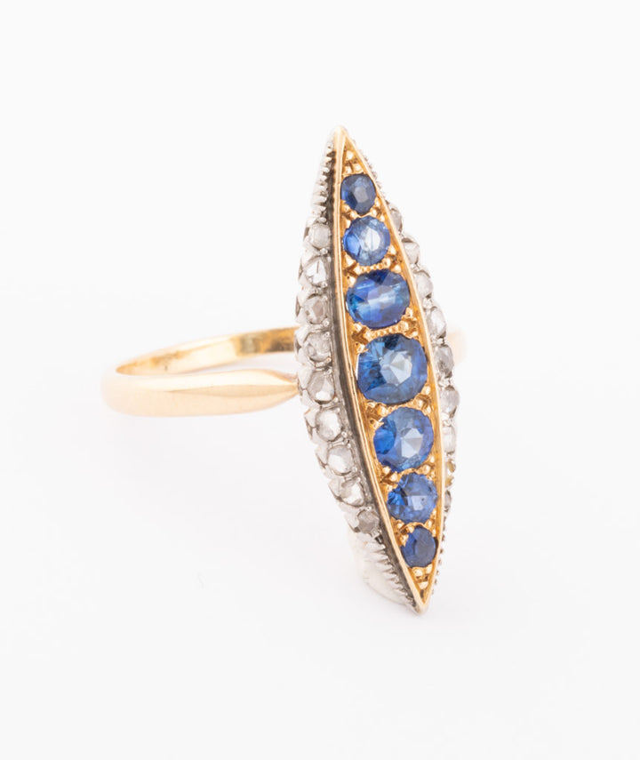 Caillou Paris Bague Marquise Ancienne Diamants Et Saphirs Bernie Gros Plan 2