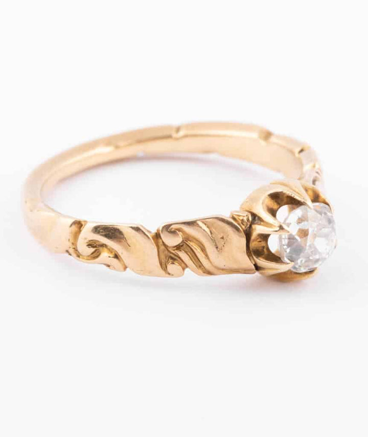 Caillou Paris Bague Solitaire Ancien Or Baren Gros Plan