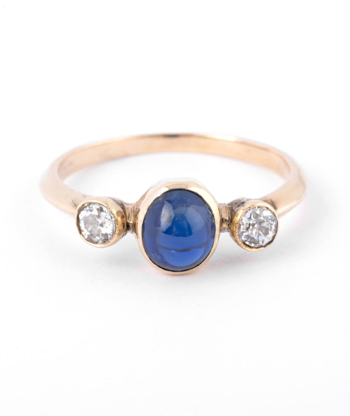Caillou Paris - Bague ancienne Gavri gros plan