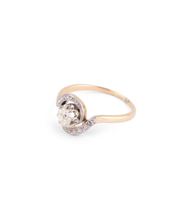 Caillou Paris Bague Tourbillon Ancienne Diamant Bertil Gauche