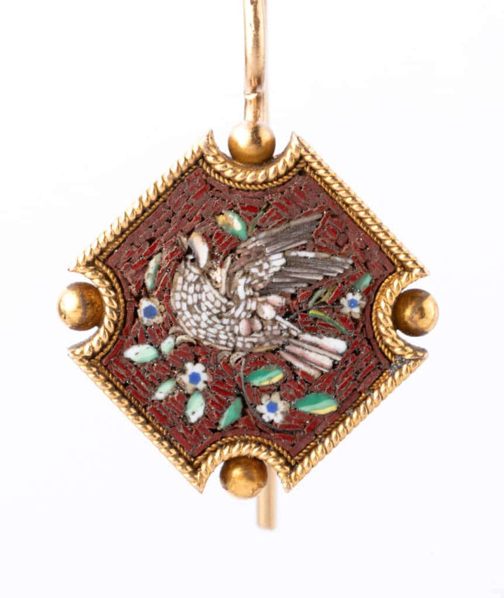 Boucle d'oreille Avita gros plan