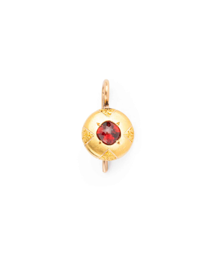 Caillou Paris Boucle Oreille Grenat Eudo Gros Plan