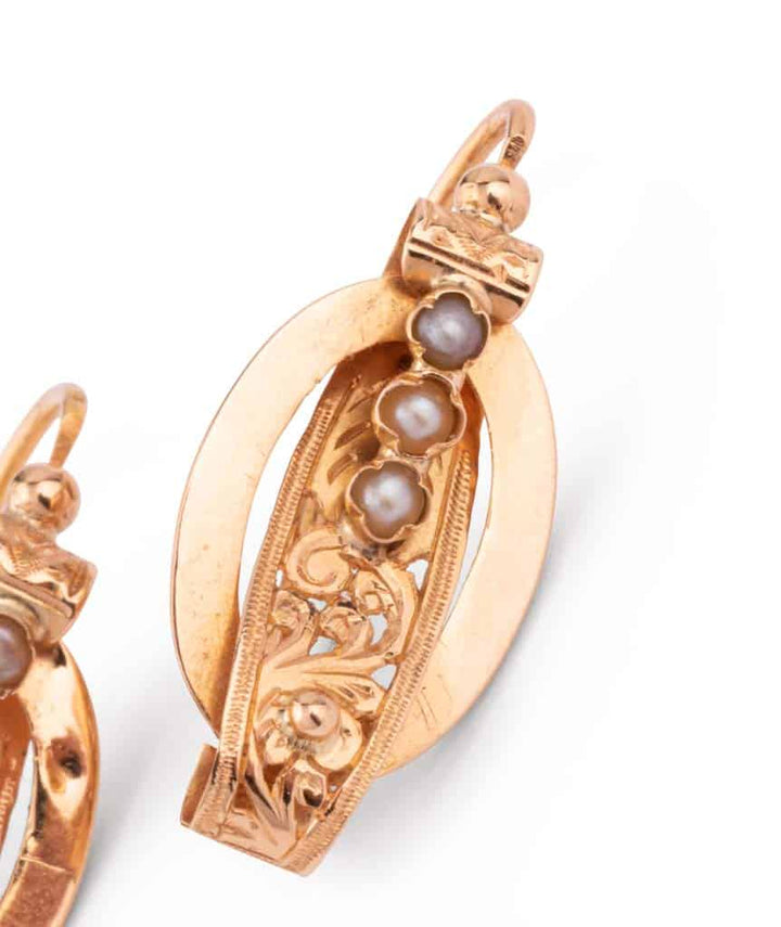 Caillou Paris Boucles D Oreilles Napoleon Iii Or Et Perles Kaoura Gros Plan