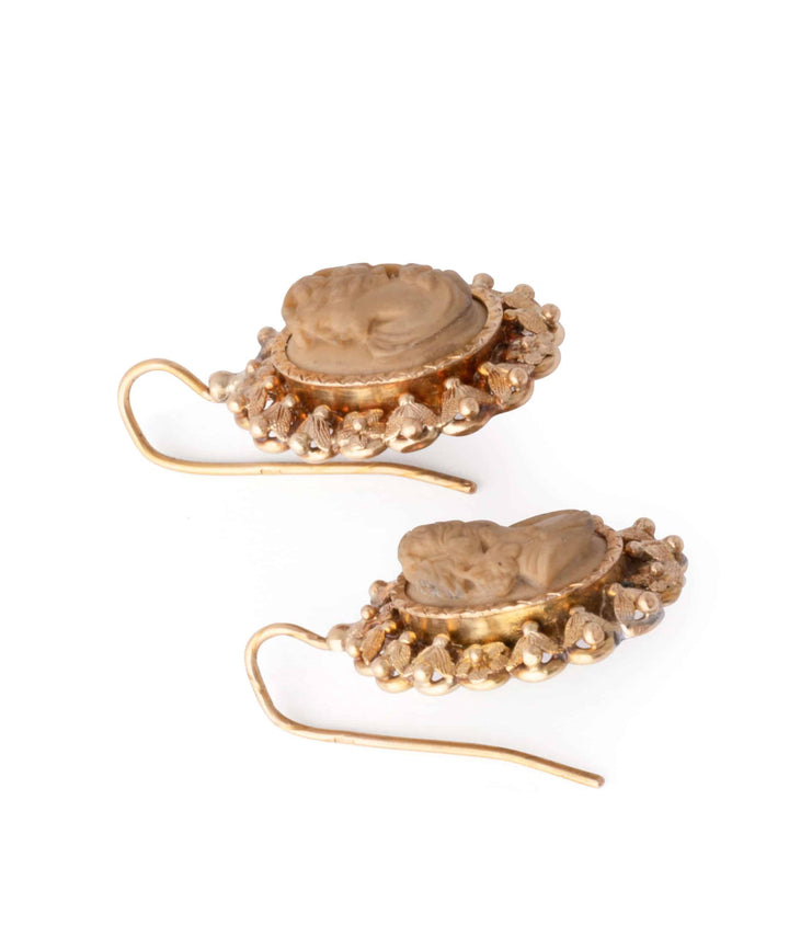 Caillou Paris Boucles D Oreilles Anciennes Cobi Profil