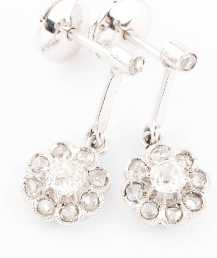 Caillou Paris - Boucles d'oreilles anciennes Mitalia gros plan