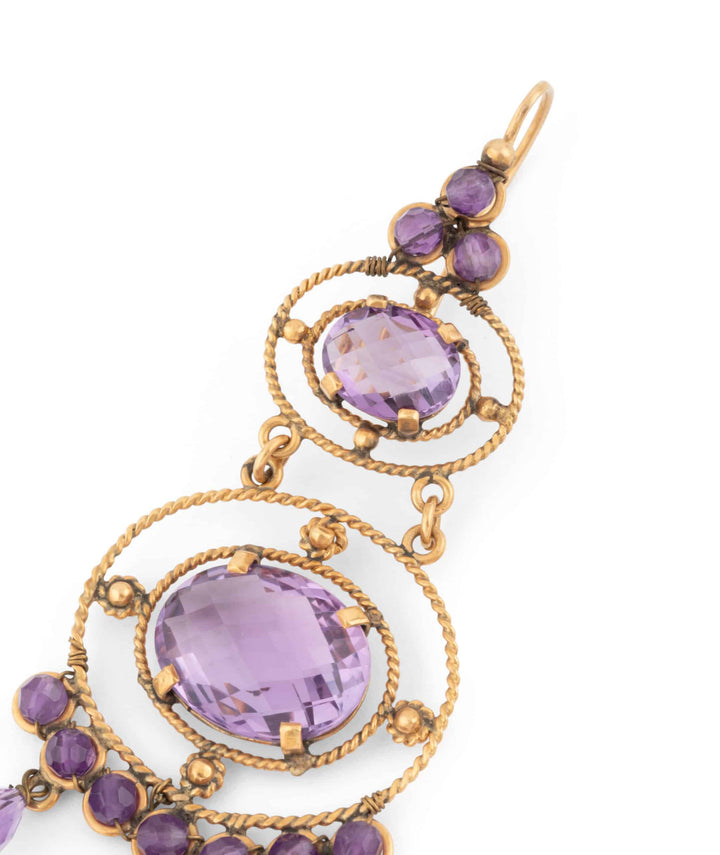 Caillou Paris Boucles Oreilles Anciennes Amethystes Karri Gros Plan Gauche