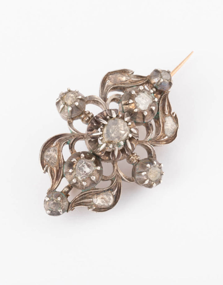 Caillou Paris - Broche ancienne Sitala details