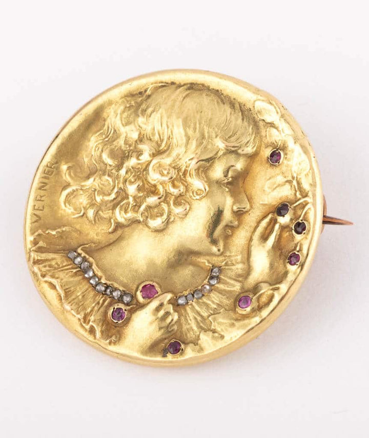 Caillou Paris - Broche art nouveau or Gyasi gauche gros plan