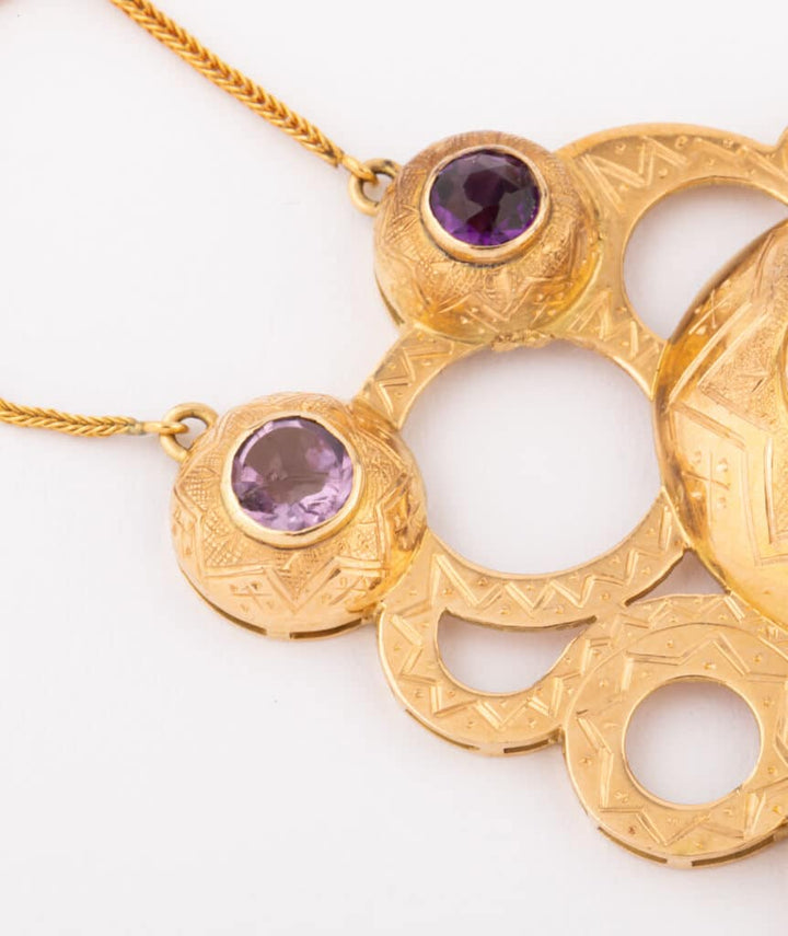 Caillou Paris Collier Napoleon III amethystes Bradan gros plan 2