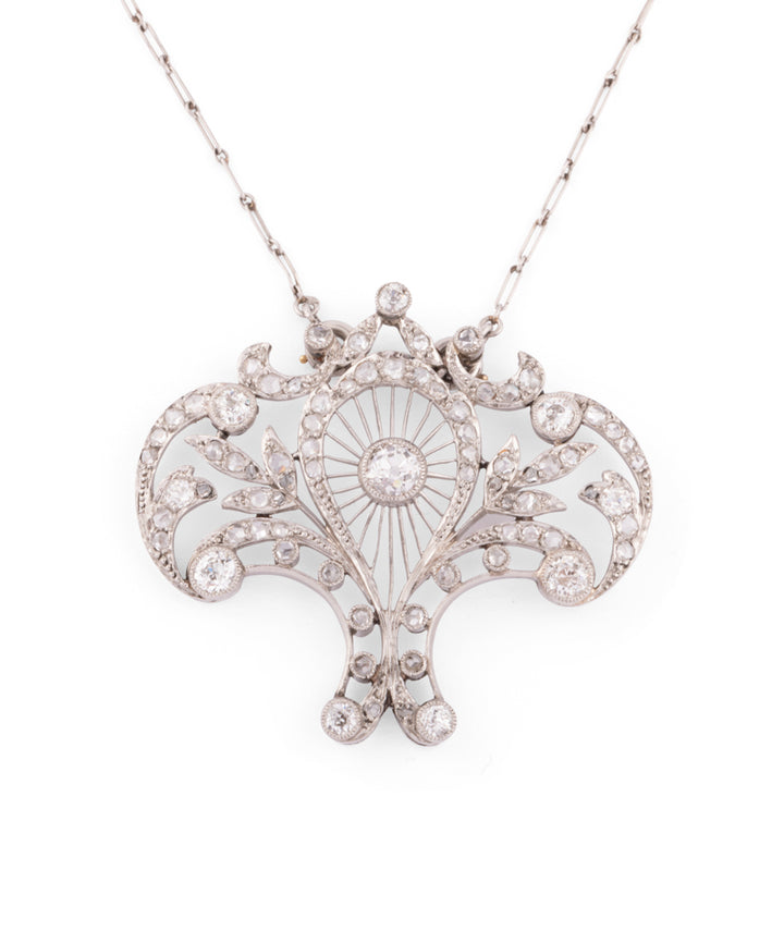 Caillou Paris Collier Ancien Platine Et Diamants Thao Gros Plan Face