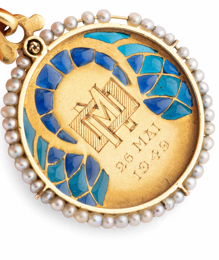 Caillou Paris Medaille Art Nouveau Mani Gros Plan