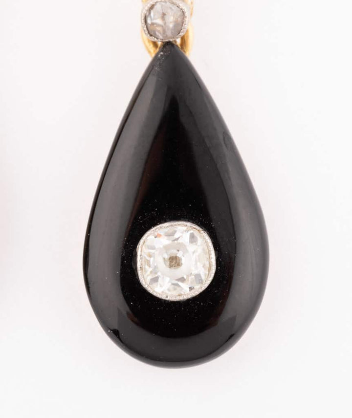 Caillou Paris Pendants d oreilles Art deco onyx et diamants Matti gros plan 2