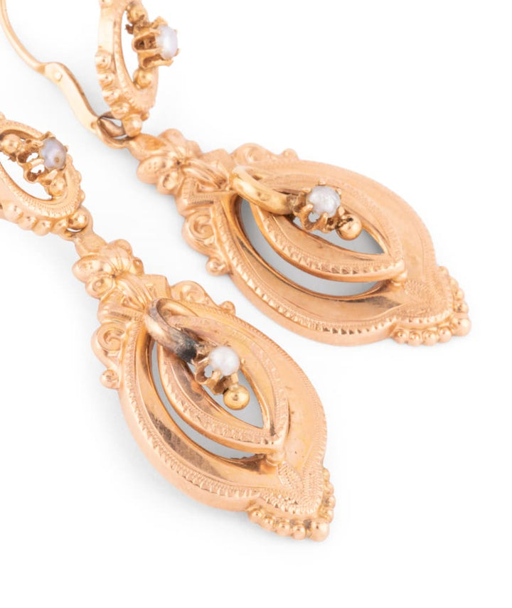 Caillou Paris Pendants D Oreilles Napoléon Iii Perles Isamu Gros Plan