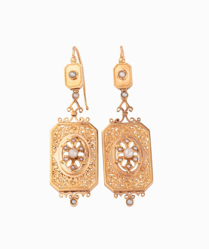 Caillou Paris Pendants D Oreilles Anciens Or Et Perles Liora Gros Plan