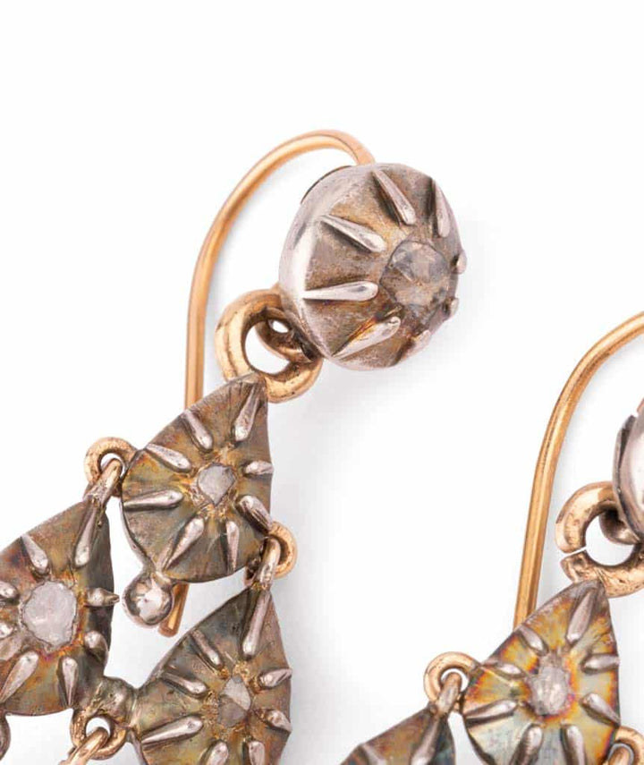 Caillou Paris Pendants D Oreilles D Origine Provençale Diamants Panfil Gros Plan 3