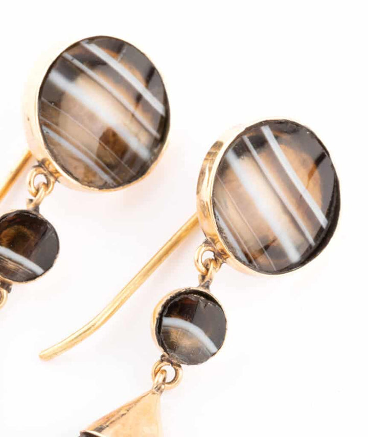 Caillou Paris - Pendants d'oreilles anciens or Zora gros plan 1