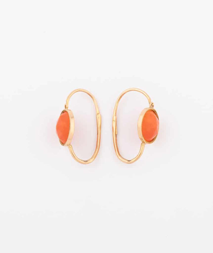 Caillou Paris Pendants D'oreilles Anciens Or Et Corail %22isis%22 Gros Plan